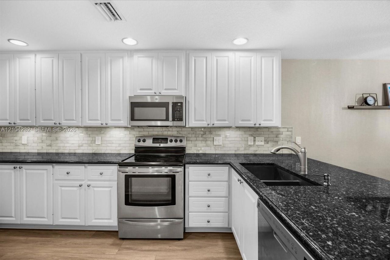 141 Rivinia Dr , Jupiter, FL 33458 Photo