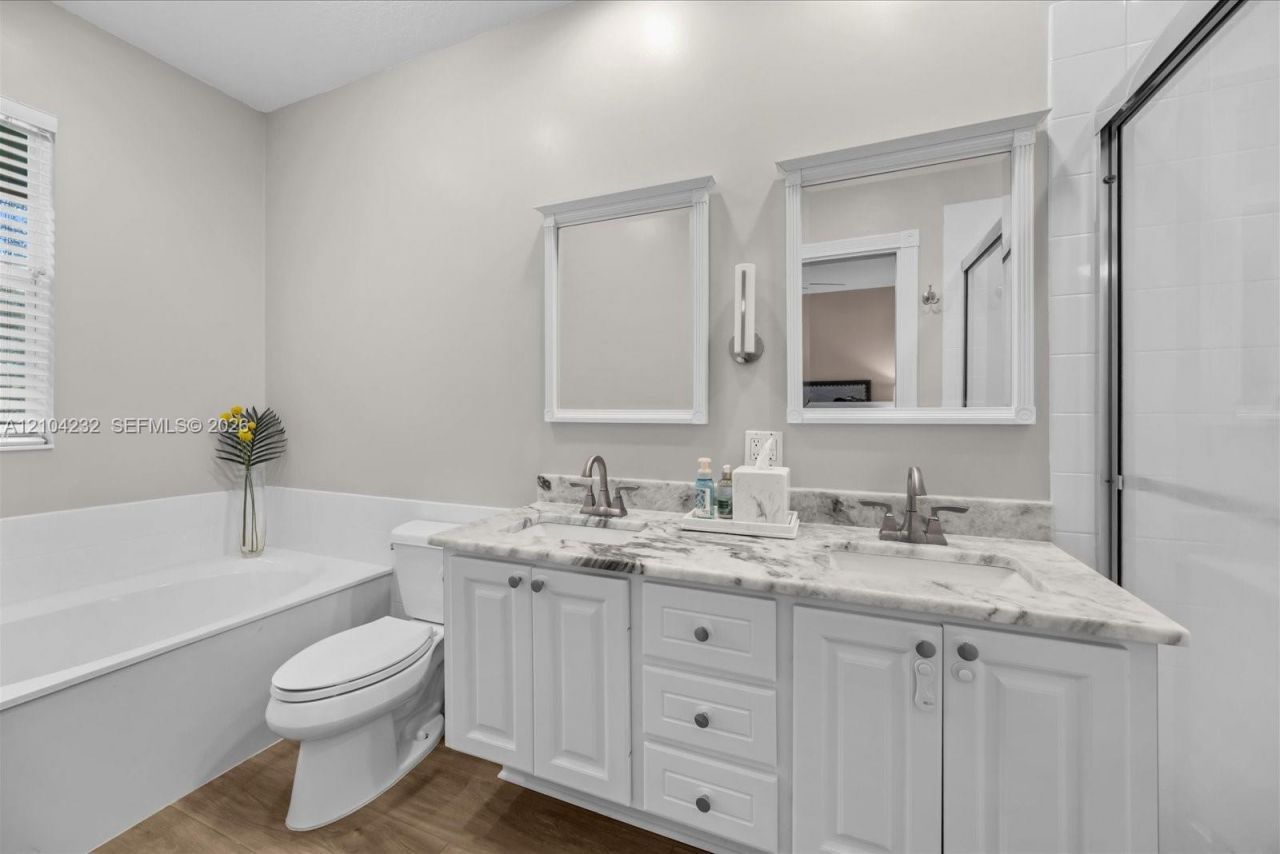141 Rivinia Dr , Jupiter, FL 33458 Photo