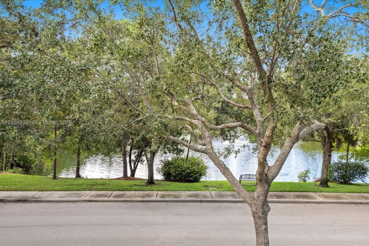 141 Rivinia Dr , Jupiter, FL 33458 Photo