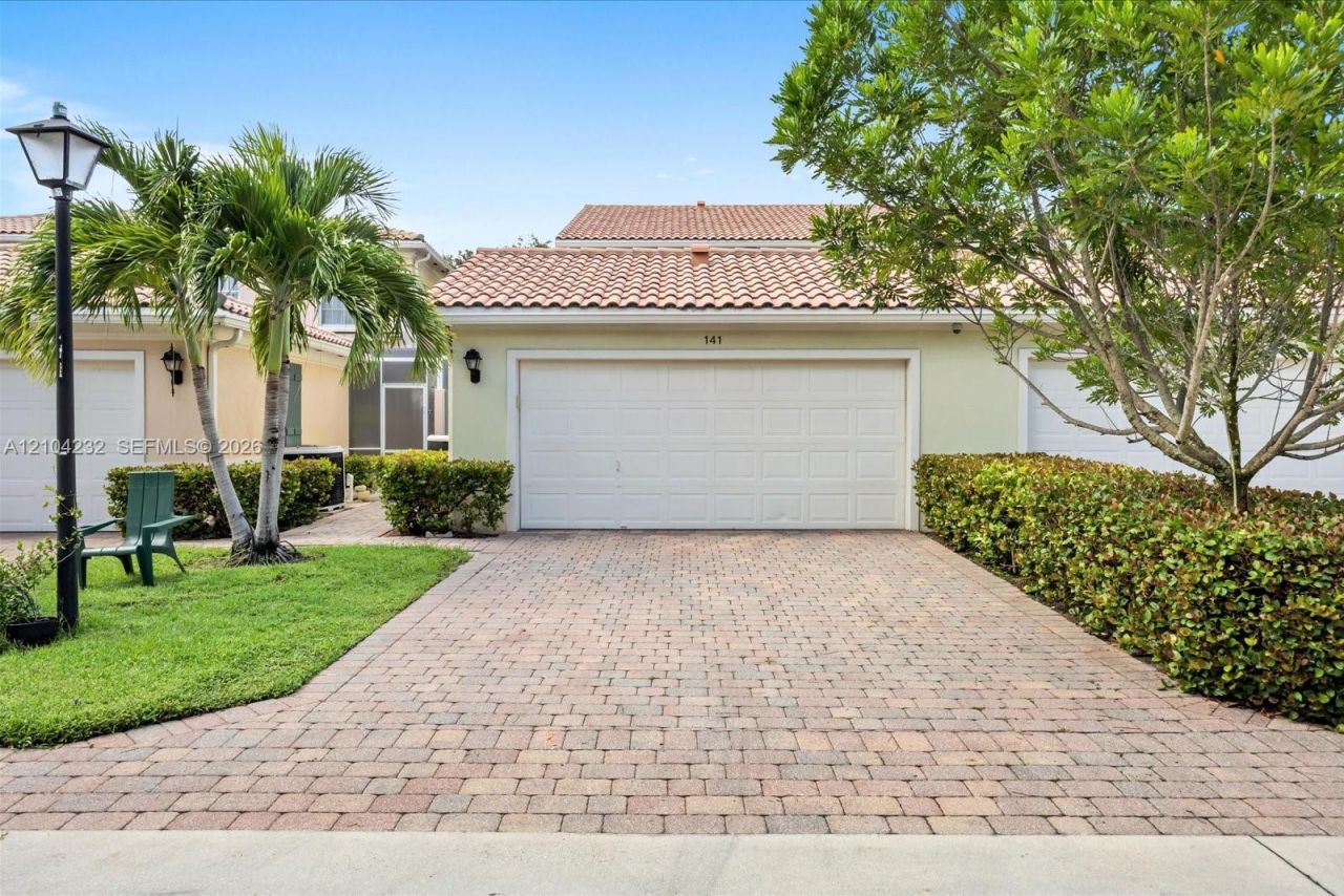 141 Rivinia Dr , Jupiter, FL 33458 Photo