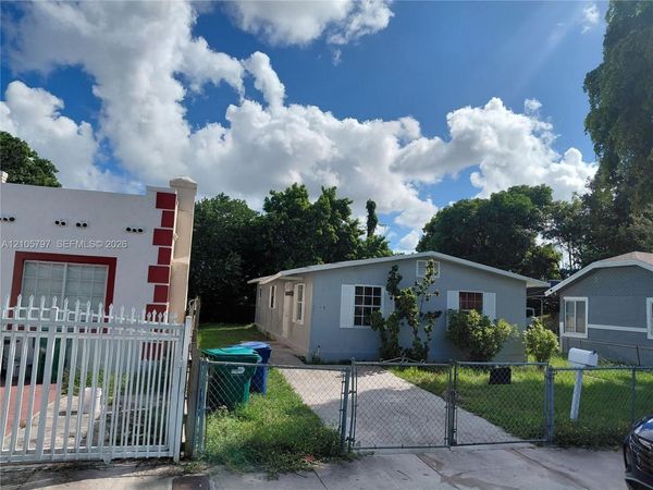 1918 NW 47th St , Miami, FL 33142