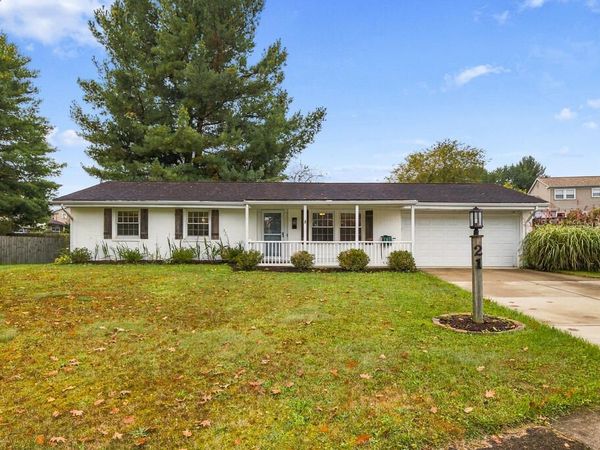 21 Sussex Ct W, Mansfield, OH 44904