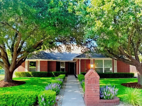232 Crescent Drive, Hewitt, TX 76643
