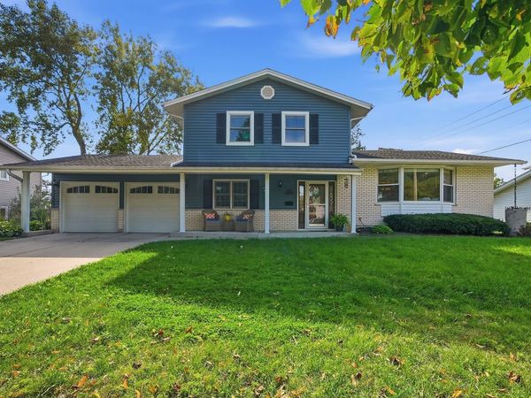 1363 E Kenilworth Avenue , Palatine, IL 60074