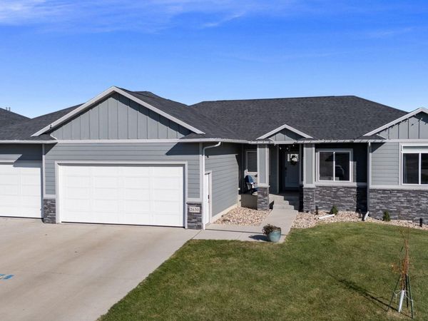 2630 N Lammers Ct, Tea, SD 57064