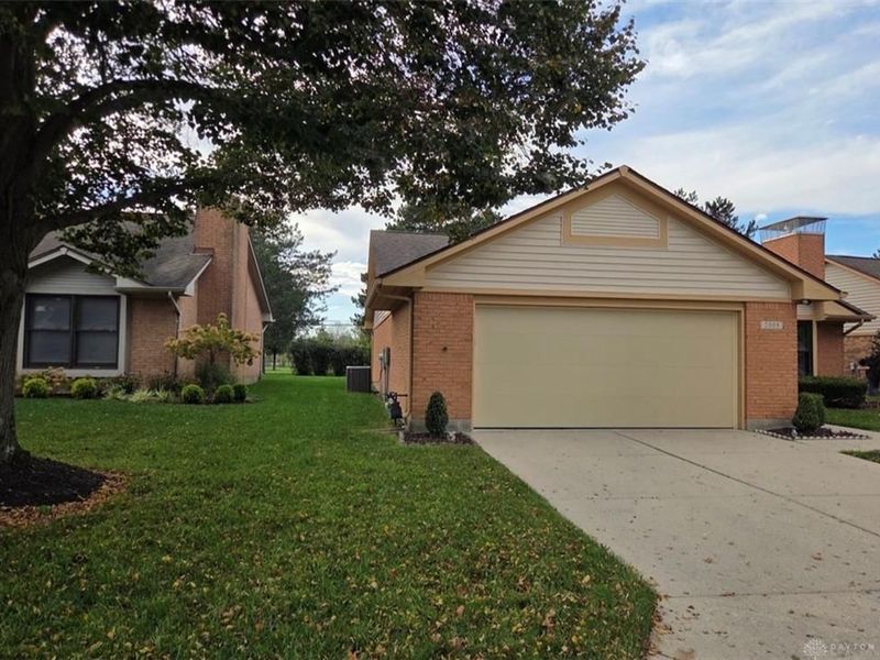 2005 Crosswind Court, Englewood, OH 45322 Photo 2