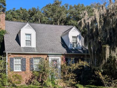 525 Pelzer Drive, Mount Pleasant, SC 29464