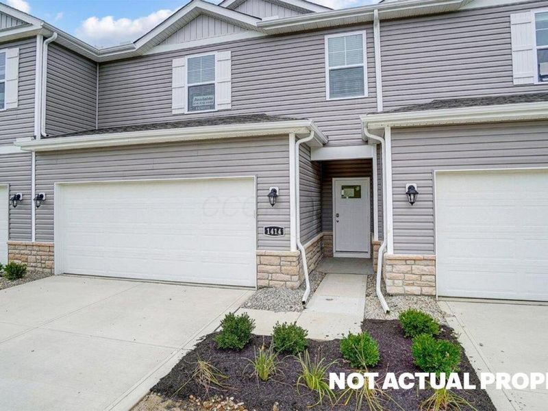 1402 Marinelli Drive East , Columbus, OH 43228 Photo 3