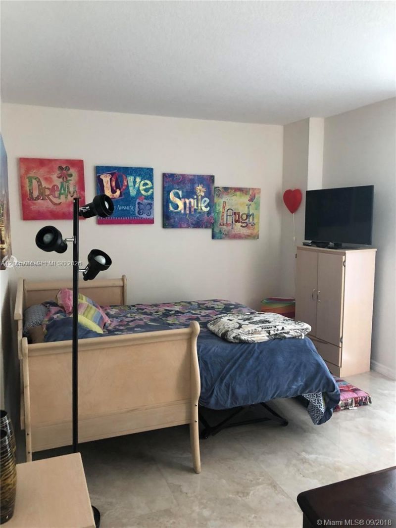3370 Hidden Bay Dr , Unit 806, Aventura, FL 33180 Photo