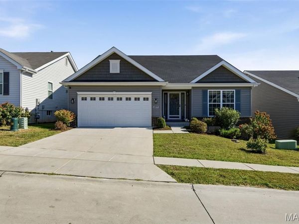 4975 Arbors At Stonegate Drive , Affton, MO 63123