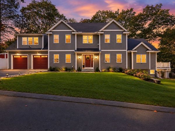 15 Wellesley Ave, Burlington, MA 01803