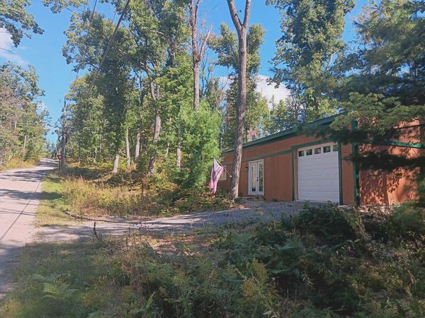 6337 Pleasant Place Road, Johannesburg, MI 49751