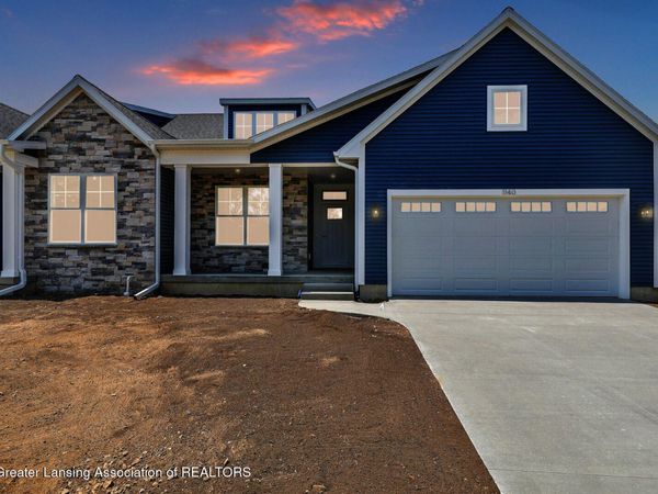 1104 Peninsula Drive, Grand Ledge, MI 48837