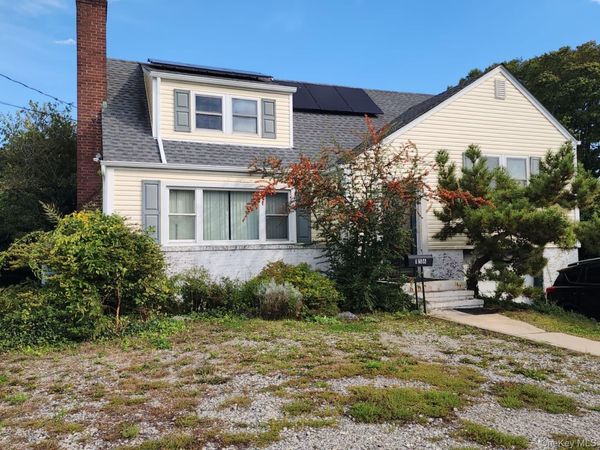 156 Brookside Ave Brookside , Roosevelt, NY 11575