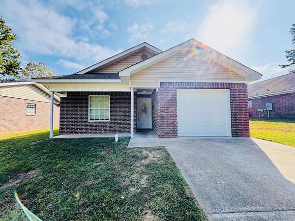 1205 N Olive Street, Benton, AR 72019