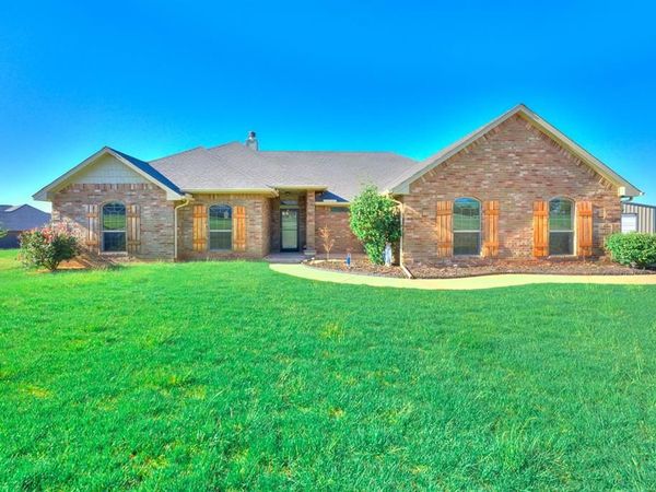 5795 Hillside Drive, Guthrie, OK 73044