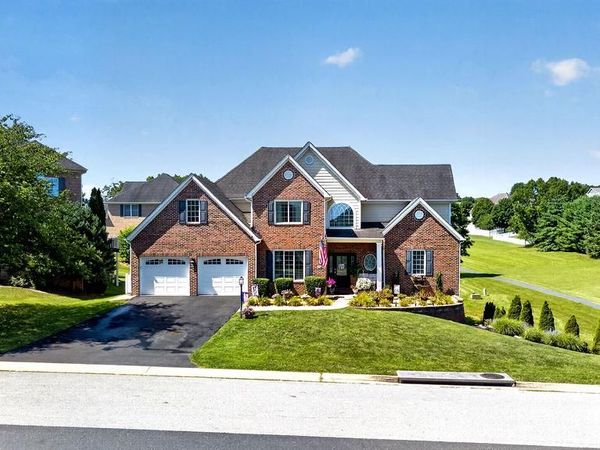 61 MEADOW GLEN DRIVE, STAUNTON, VA 24401
