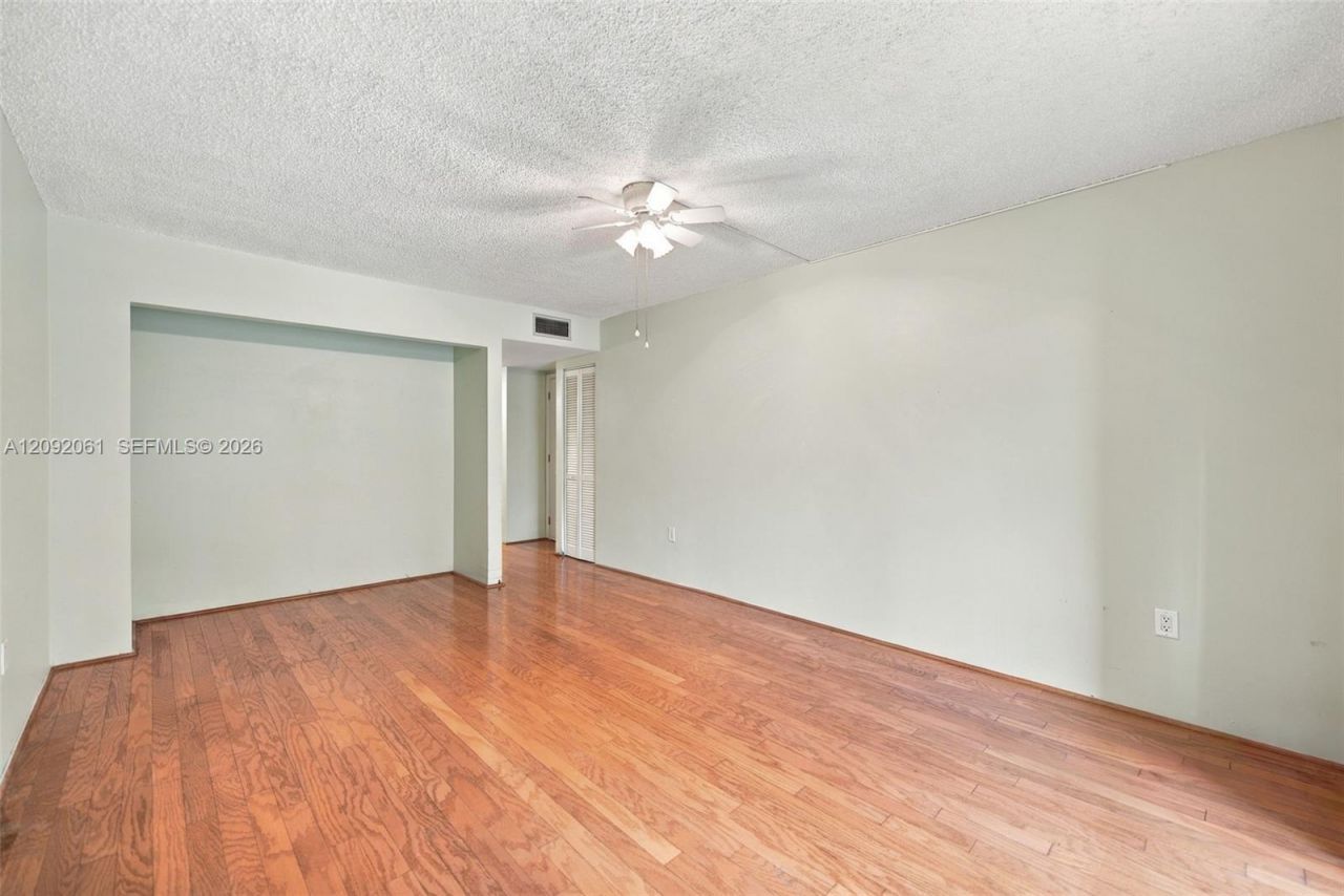 6555 W Broward Blvd , Unit 309, Plantation, FL 33317 Photo