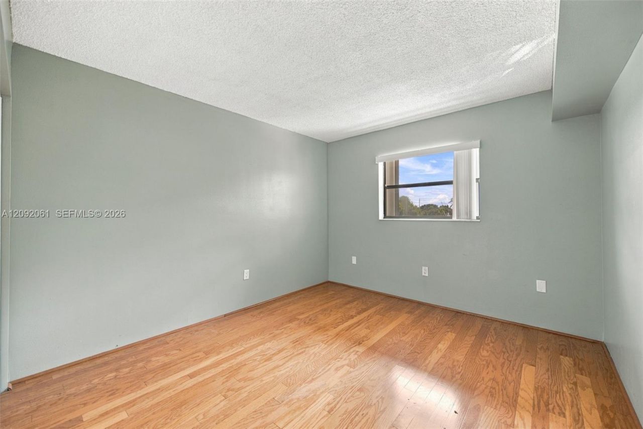 6555 W Broward Blvd , Unit 309, Plantation, FL 33317 Photo