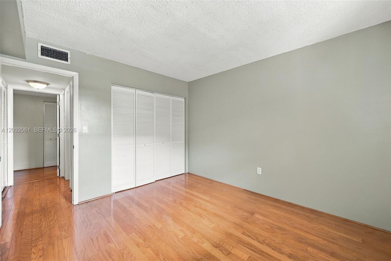 6555 W Broward Blvd , Unit 309, Plantation, FL 33317 Photo