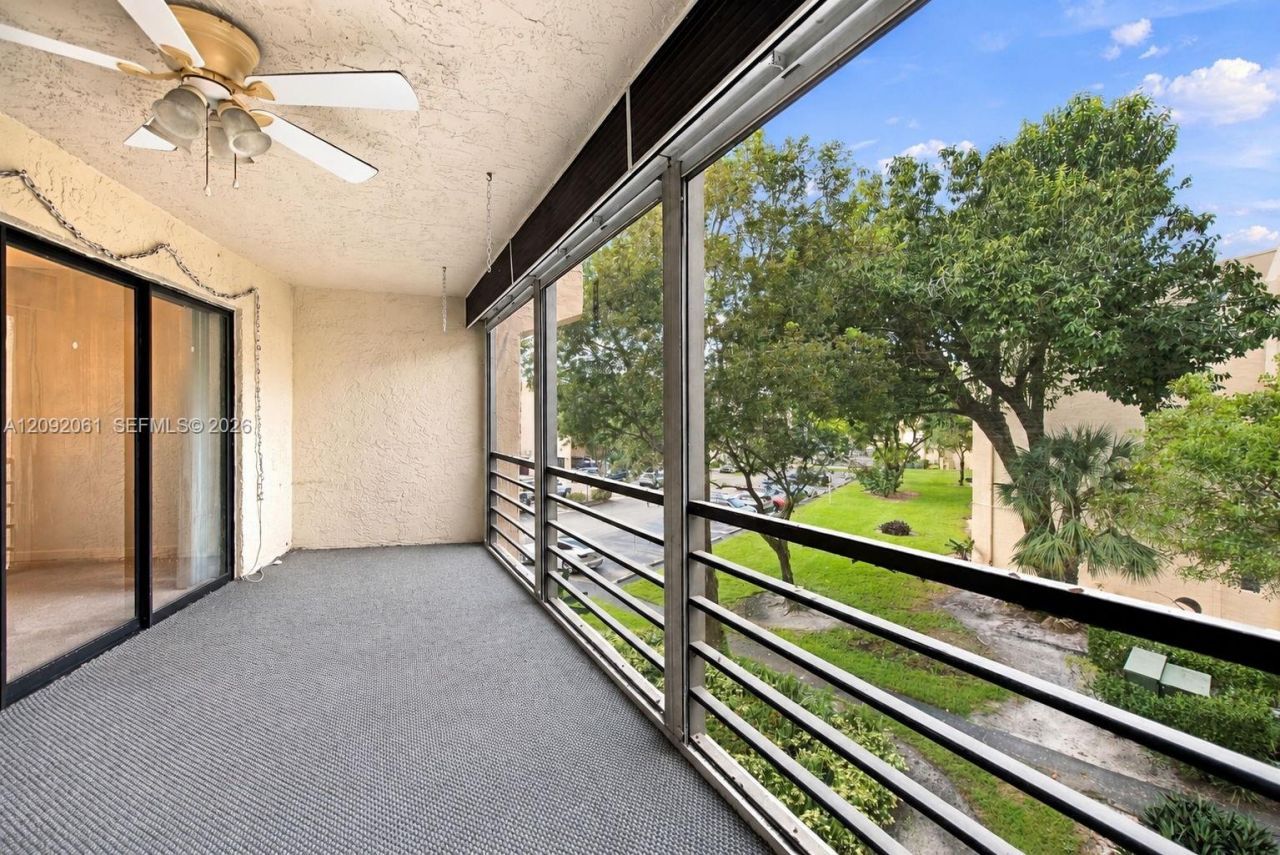 6555 W Broward Blvd , Unit 309, Plantation, FL 33317 Photo