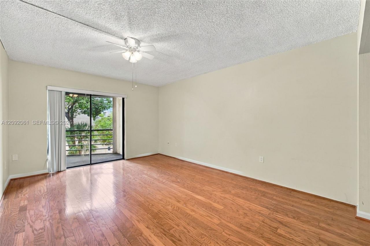 6555 W Broward Blvd , Unit 309, Plantation, FL 33317 Photo