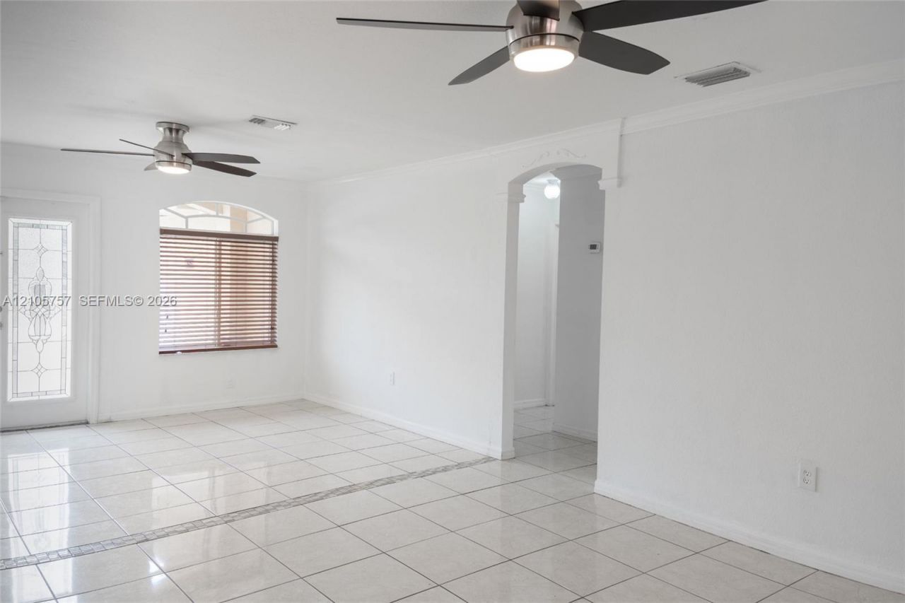 3783 NW 201st Ter, Miami Gardens, FL 33055 Photo