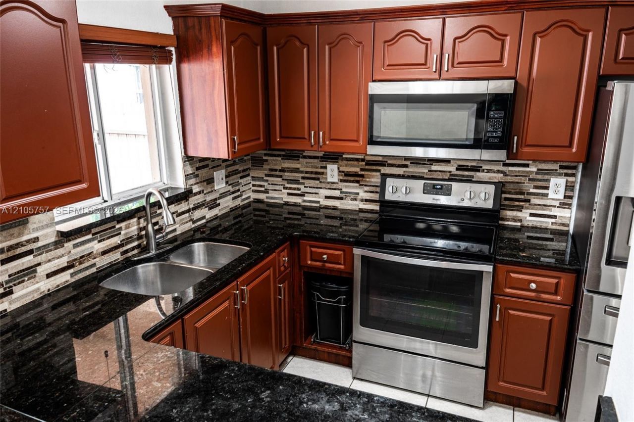 3783 NW 201st Ter, Miami Gardens, FL 33055 Photo