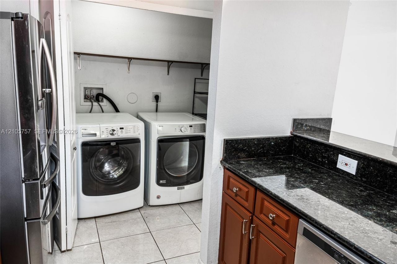 3783 NW 201st Ter, Miami Gardens, FL 33055 Photo