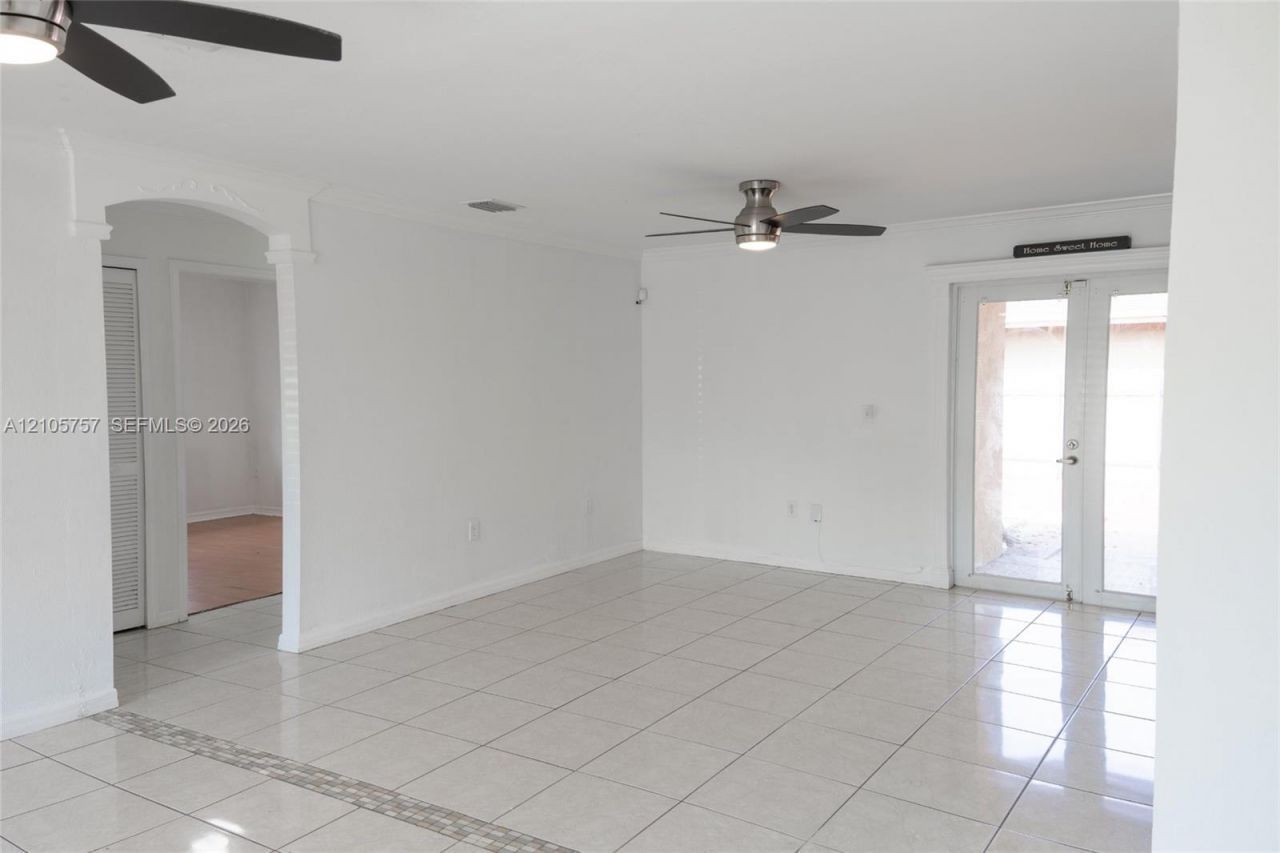 3783 NW 201st Ter, Miami Gardens, FL 33055 Photo