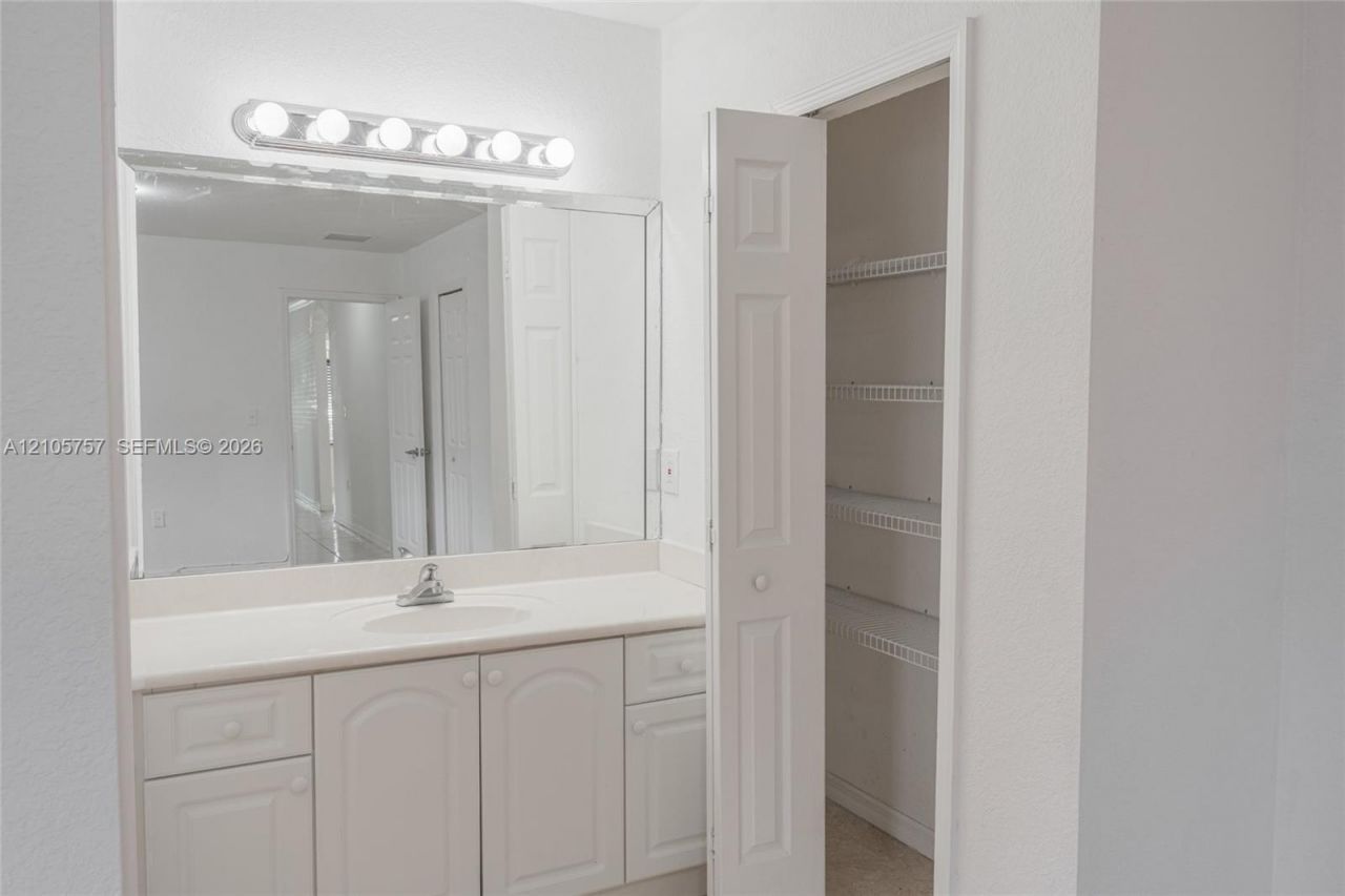 3783 NW 201st Ter, Miami Gardens, FL 33055 Photo