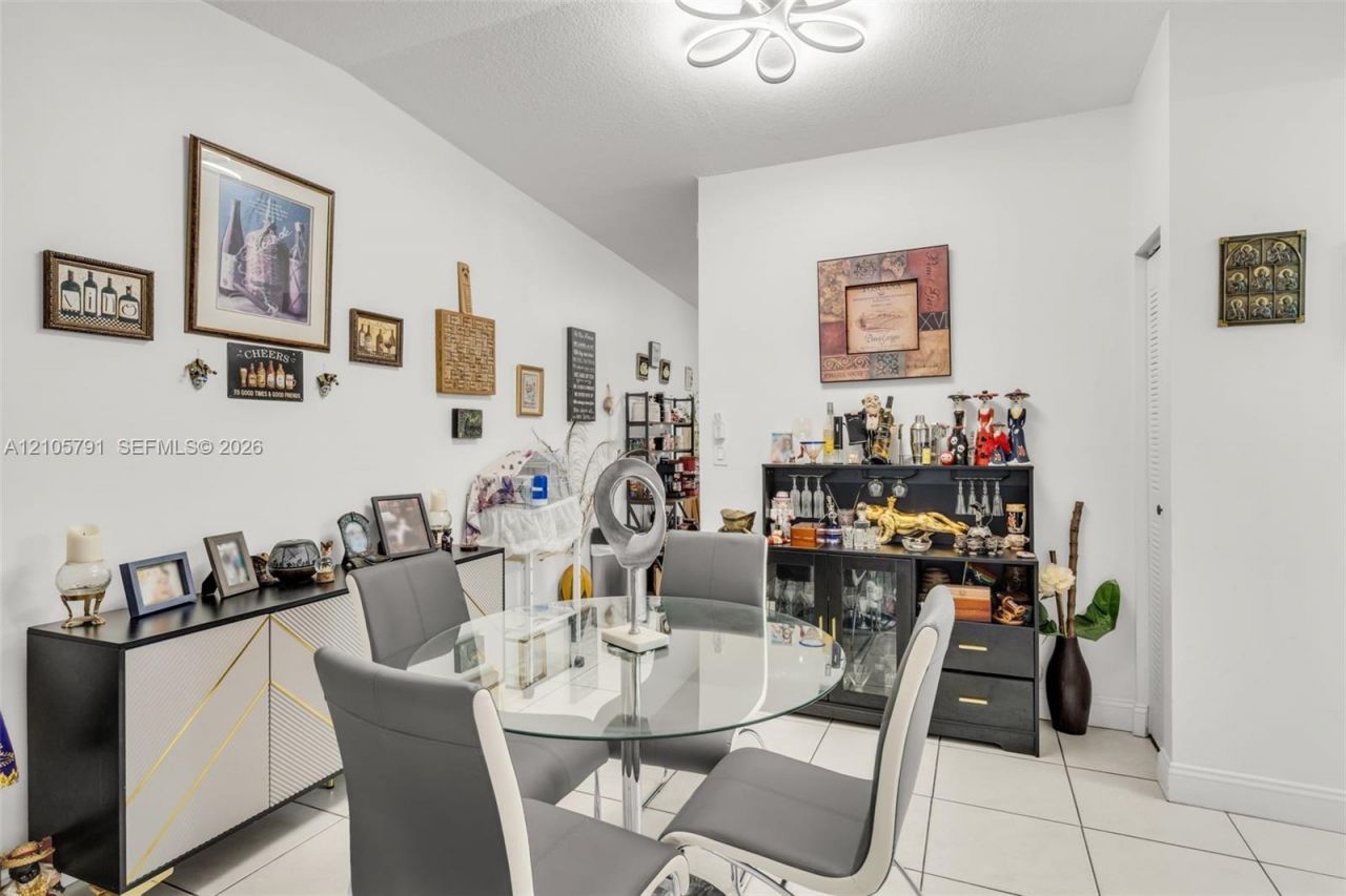 7810 Pembroke Rd , Unit 7810, Miramar, FL 33023 Photo