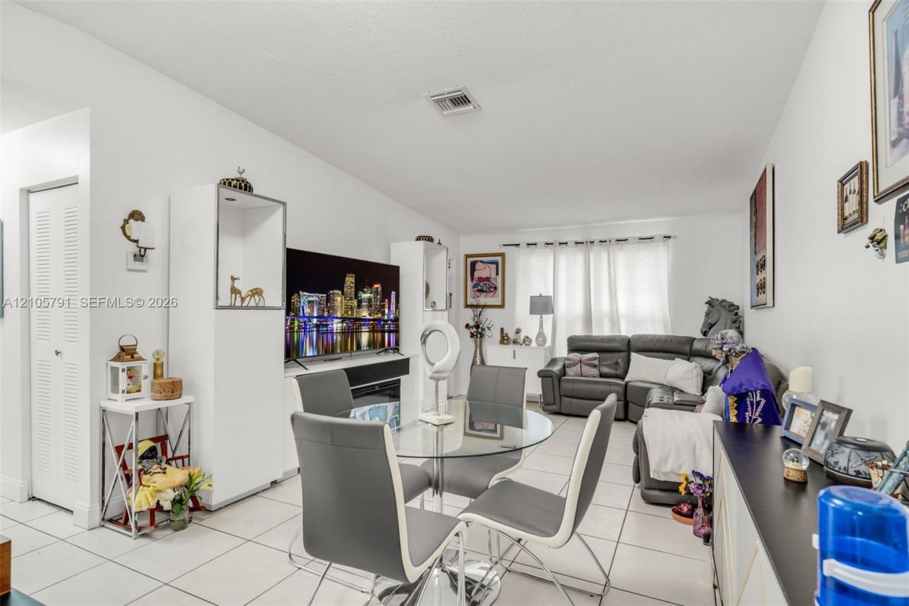 7810 Pembroke Rd , Unit 7810, Miramar, FL 33023 Photo
