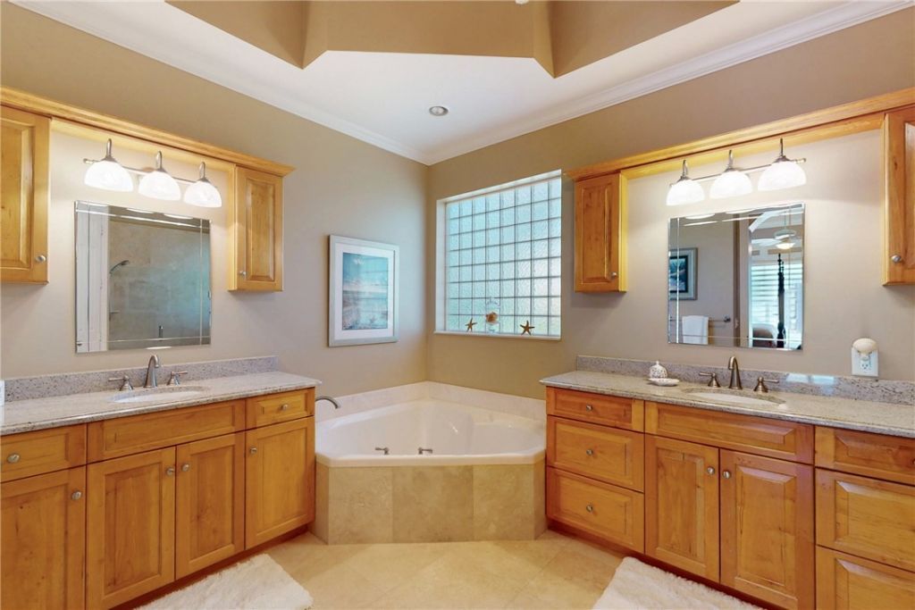 8487 Oak Leaf Lane, Unit 8, Indian River Shores, FL 32963 Photo