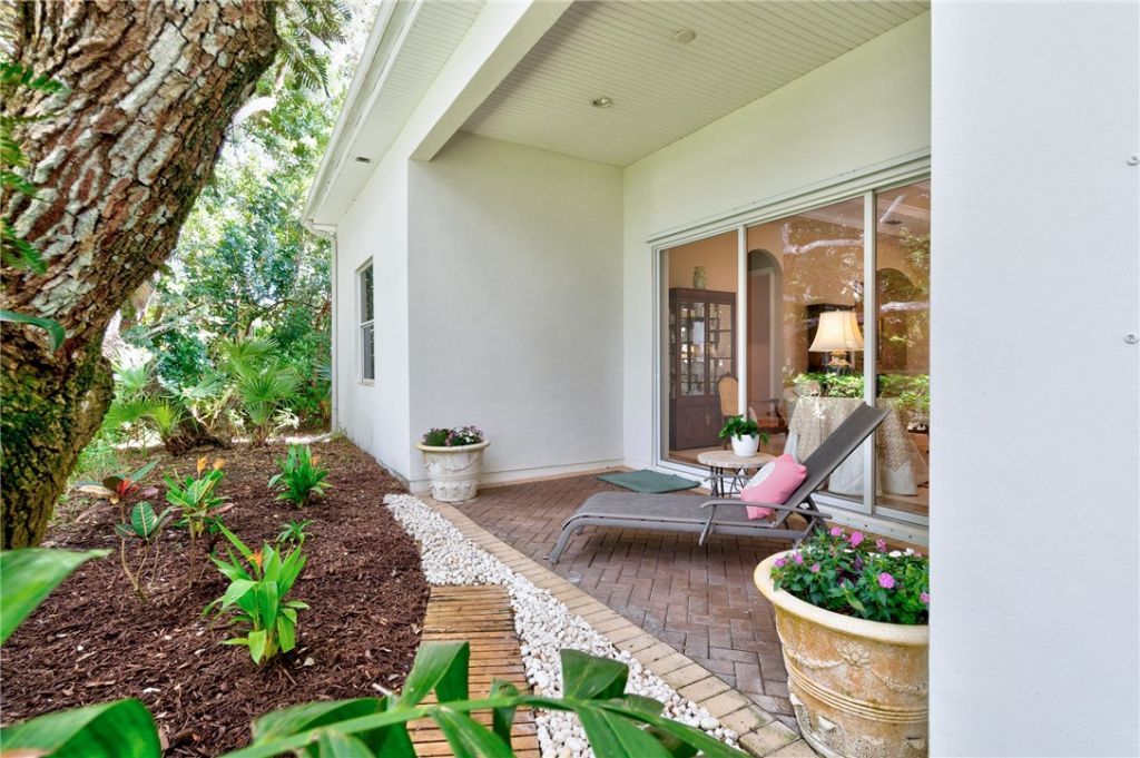 8487 Oak Leaf Lane, Unit 8, Indian River Shores, FL 32963 Photo