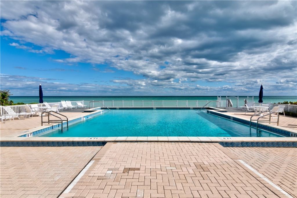 8487 Oak Leaf Lane, Unit 8, Indian River Shores, FL 32963 Photo