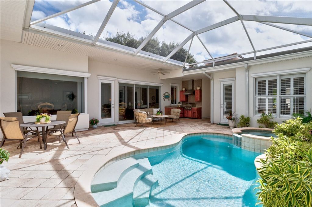 8487 Oak Leaf Lane, Unit 8, Indian River Shores, FL 32963 Photo