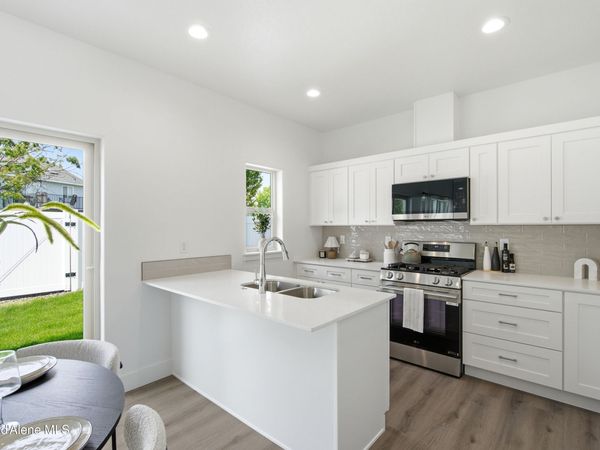 673 N Galbraith Lp, Post Falls, ID 83854