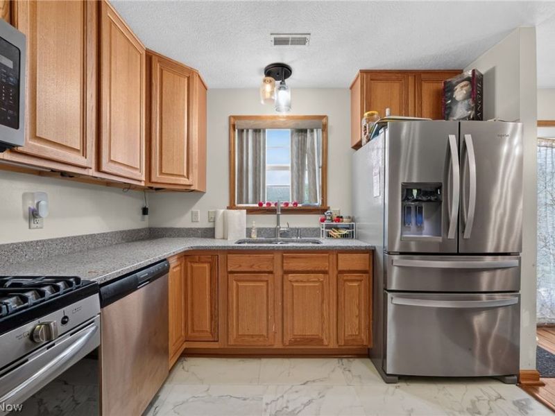 510 Elm Street, Sheffield Lake, OH 44054 Photo 10