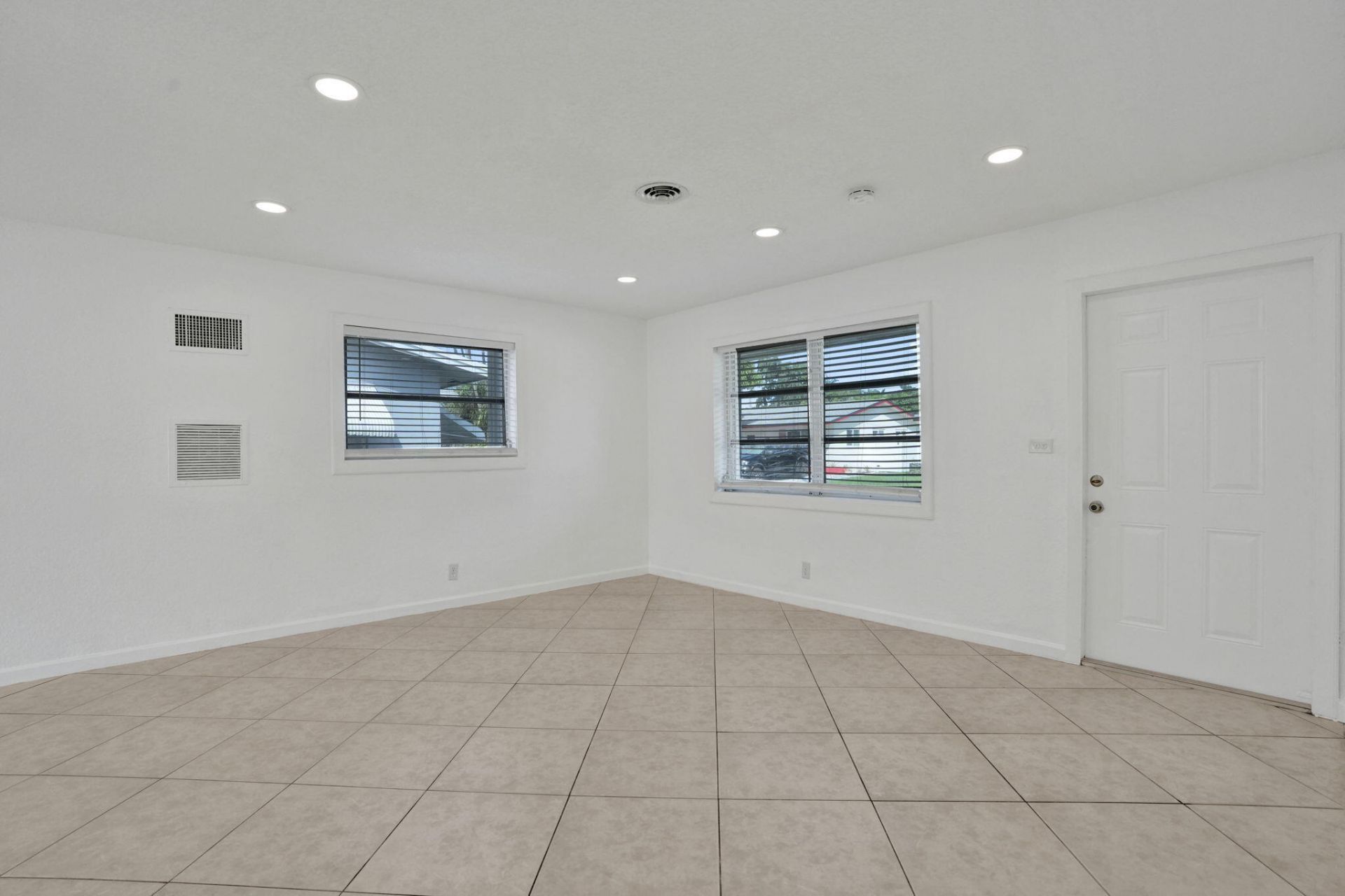 4553 NW 16th Terrace, Tamarac, FL 33309 Photo