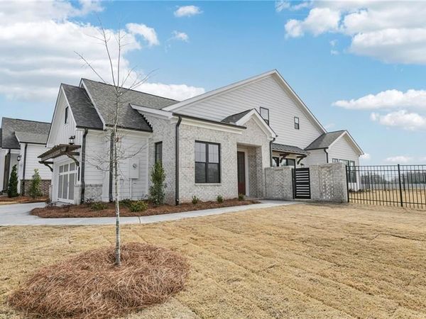 653 Beechwood Way , Hoschton, GA 30548