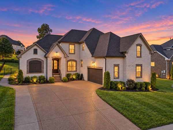 285 Crooked Creek Ln, Hendersonville, TN 37075