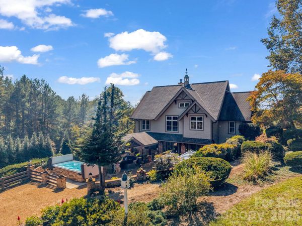 140 Blazing Star Lane, Mill Spring, NC 28756
