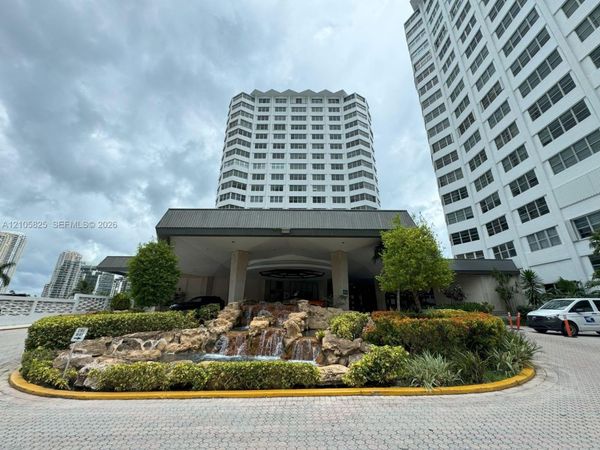 801 Brickell Bay Dr , Unit 864, Miami, FL 33131