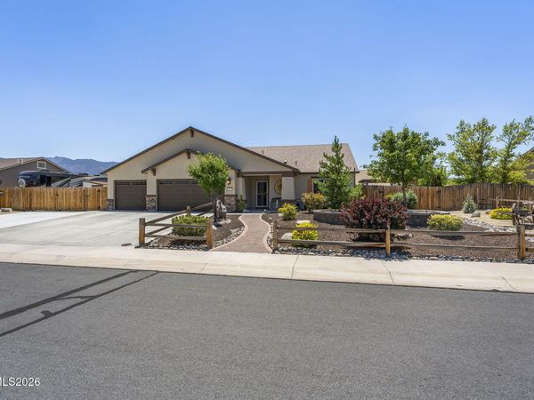 127 Eagle Brook Lane, Dayton, NV 89403