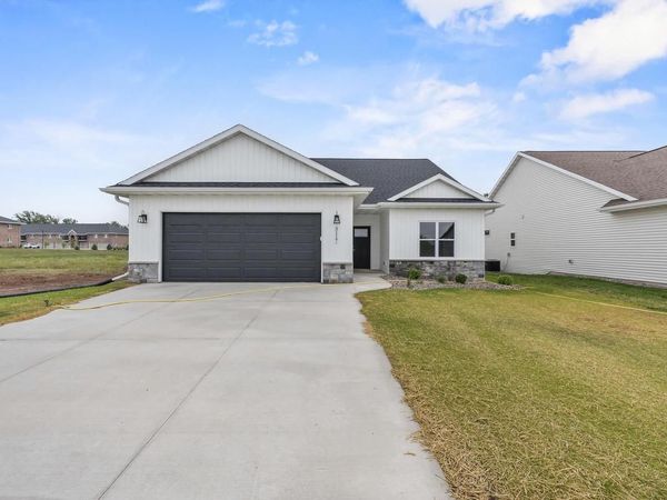 3117 LAZY OAK COURT, Green Bay, WI 54311