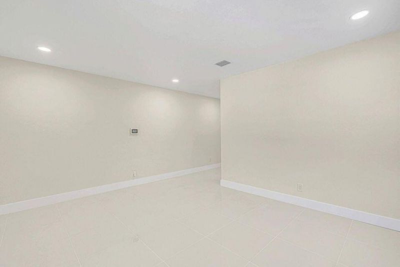 1615 S Federal Highway, Unit B, Lake Worth Beach, FL 33460 Photo