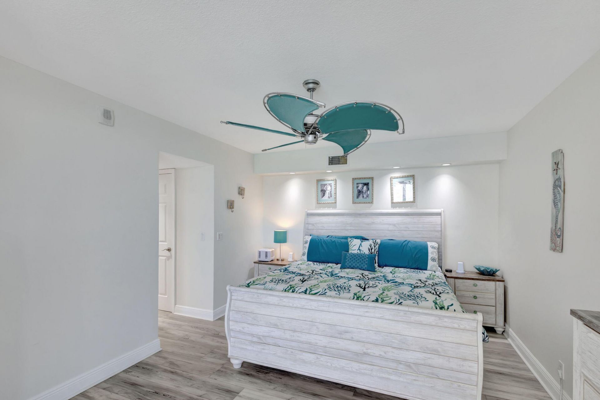 5420 N Ocean Drive, Unit 1401, Singer Island, FL 33404 Photo
