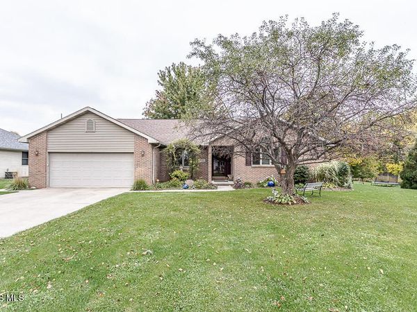 210 Dry Creek Drive, Liberty Center, OH 43532
