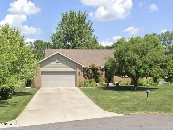 210 Dry Creek Drive, Liberty Center, OH 43532